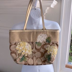 COACH APPLIQUÉD PURSE